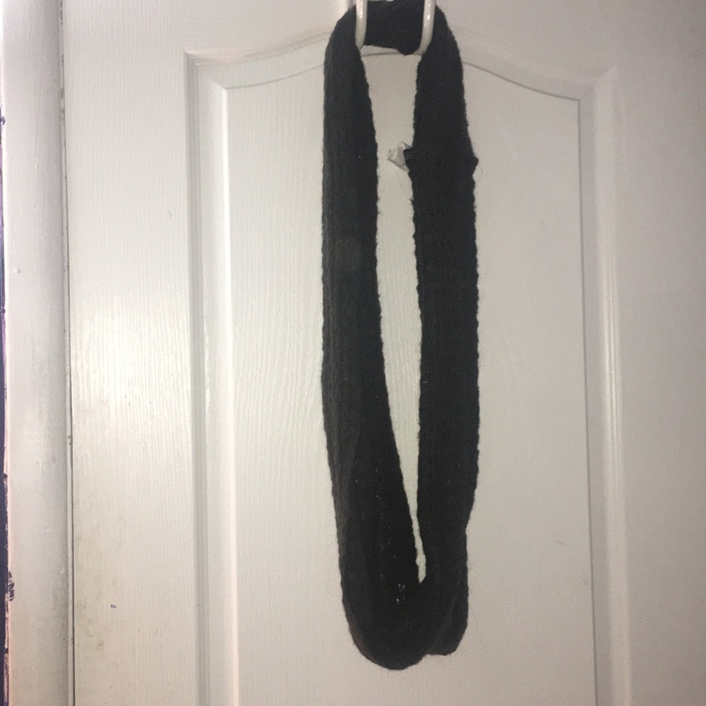 Cotton On Dark Green Infinity Scarf